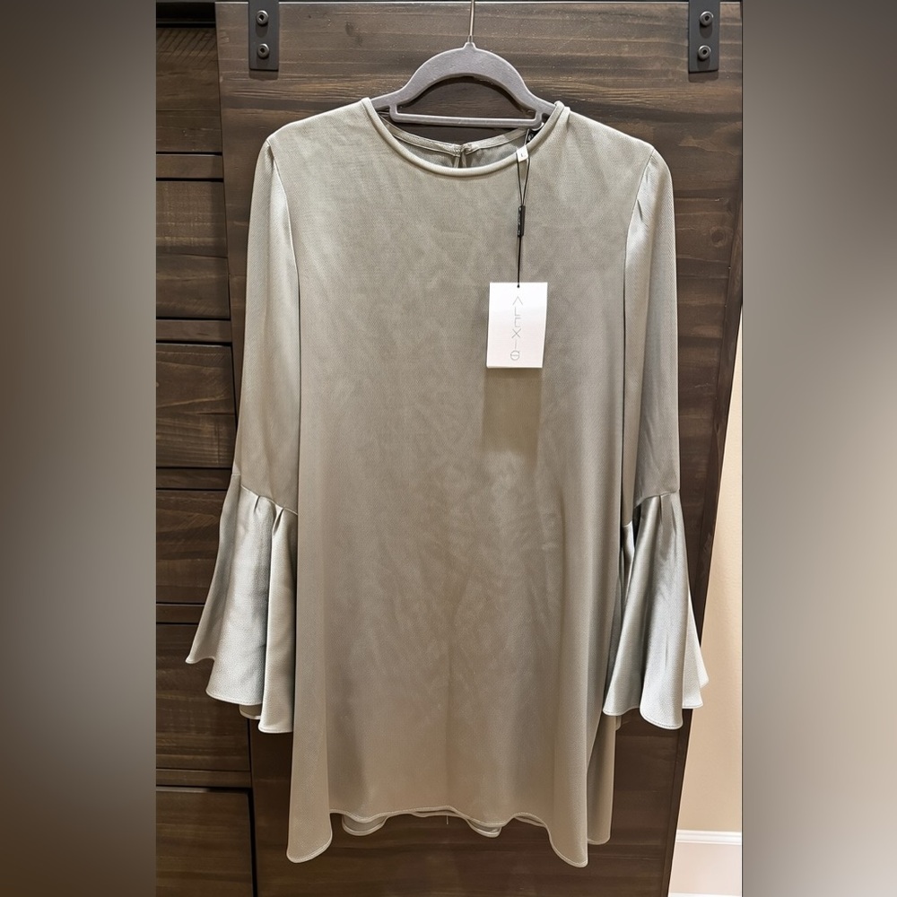 ALEXIS Benati Dress Long Bell Sleeves NWT size L Silver Grey